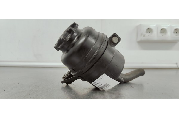 Recambio de deposito servo para bmw serie 1 berlina (e81/e87) 2.0 d referencia OEM IAM 32411097164  