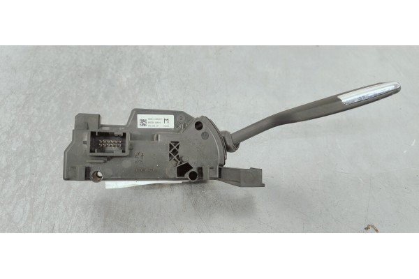 Recambio de palanca cambio para citroen c4 picasso 1.6 hdi referencia OEM IAM 96811352XT  