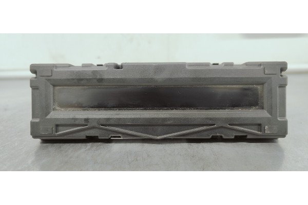 Recambio de pantalla multifuncion para opel insignia berlina 2.0cdti 130 fap referencia OEM IAM 13233977F  