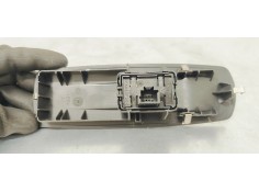 Recambio de mando elevalunas delantero derecho para renault megane iii coupe 1.5 dci 110 fap referencia OEM IAM 809600004R  