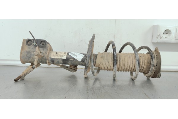 Recambio de amortiguador delantero izquierdo para peugeot 208 (p2) 1.5 hdi referencia OEM IAM 9831168380  