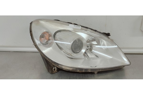 Recambio de faro derecho para mercedes-benz clase b (w245) 2.0 cdi referencia OEM IAM A1698201861  