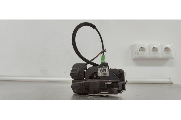 Recambio de cerradura puerta trasera derecha para opel insignia berlina 2.0cdti 130 fap referencia OEM IAM 13503178  