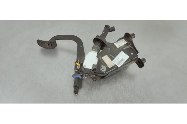 Recambio de pedal embrague para renault scenic iii 1.5 dci diesel fap referencia OEM IAM 465030044R  