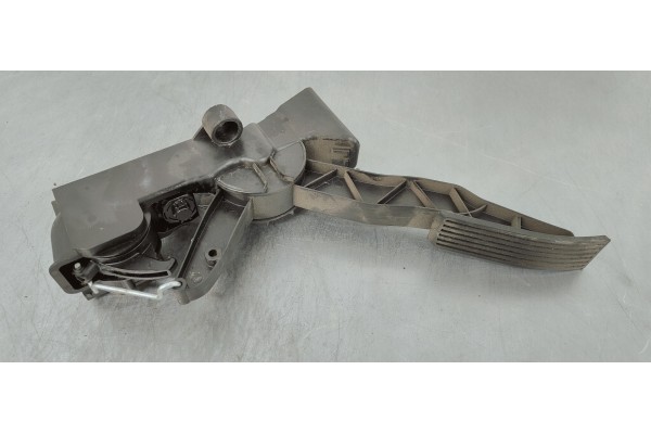 Recambio de pedal acelerador para mercedes-benz clase b (w245) 2.0 cdi referencia OEM IAM A1693000104  