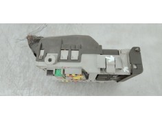 Recambio de caja reles / fusibles para opel insignia berlina 2.0cdti 130 fap referencia OEM IAM 13222786  