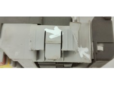 Recambio de caja reles / fusibles para opel insignia berlina 2.0cdti 130 fap referencia OEM IAM 13222786  