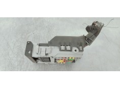 Recambio de caja reles / fusibles para opel insignia berlina 2.0cdti 130 fap referencia OEM IAM 13222786  
