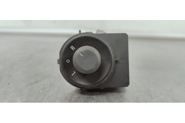 Recambio de mando retrovisor para opel insignia berlina 2.0cdti 130 fap referencia OEM IAM 13271827  