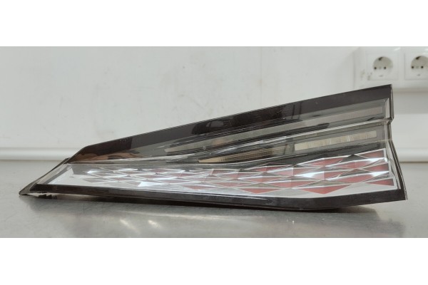 Recambio de piloto trasero derecho interior para ds 4 1.5 hdi referencia OEM IAM 9844894880  