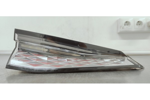 Recambio de piloto trasero izquierdo interior para ds 4 1.5 hdi referencia OEM IAM 9844895180  