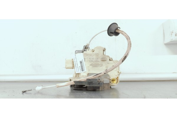 Recambio de cerradura puerta delantera izquierda para audi a3 sportback (8p) 1.6 tdi referencia OEM IAM 4F1837015E  