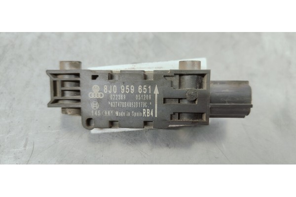 Recambio de sensor para audi a3 sportback (8p) 1.6 tdi referencia OEM IAM 8J0959651  