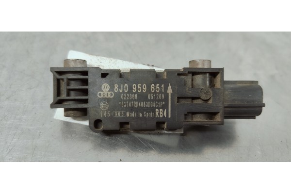 Recambio de sensor para audi a3 sportback (8p) 1.6 tdi referencia OEM IAM 8J0959651  