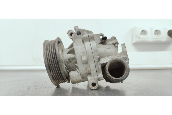 Recambio de bomba agua para opel astra j lim. 1.6 cdti referencia OEM IAM 55484533  