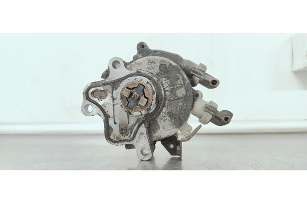 Recambio de depresor freno / bomba vacio para land rover discovery v6 td se referencia OEM IAM 4R8Q2A451AF  