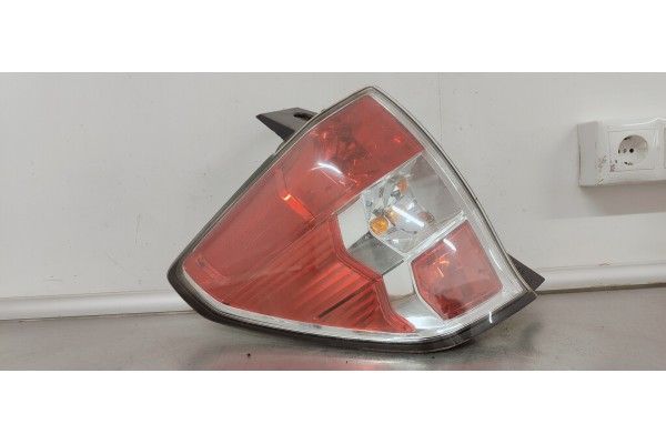 Recambio de piloto trasero izquierdo para subaru forester s12 2.0 d referencia OEM IAM 22020048  