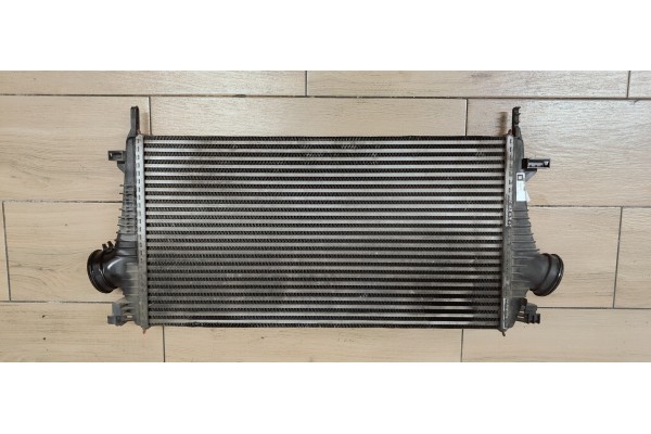 Recambio de intercooler para opel insignia berlina 2.0cdti 130 fap referencia OEM IAM 13241751  
