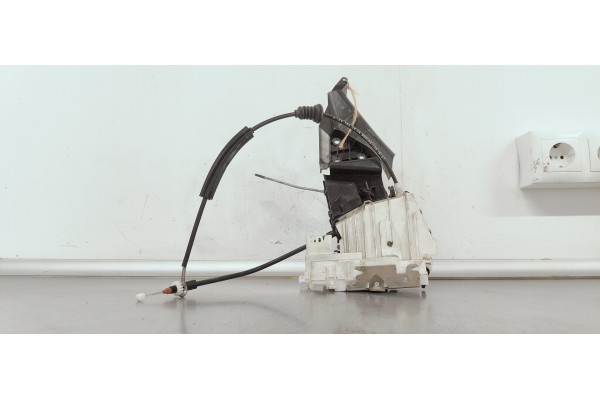 Recambio de cerradura puerta trasera derecha para mercedes-benz clase b (w245) 2.0 cdi referencia OEM IAM 1697302235  