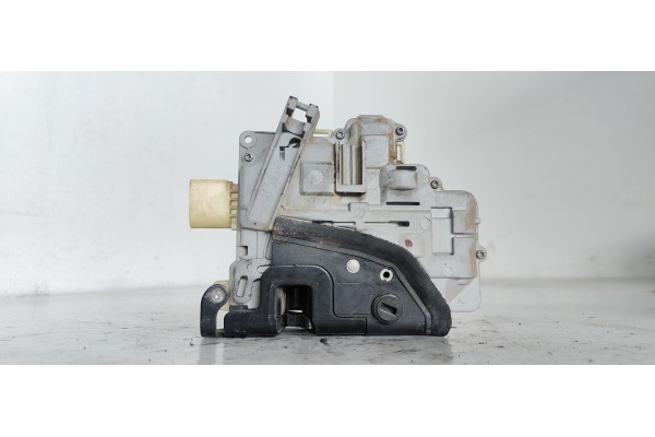 Recambio de cerradura puerta trasera derecha para volkswagen passat berlina (3c2) advance plus referencia OEM IAM 3C4839016A  