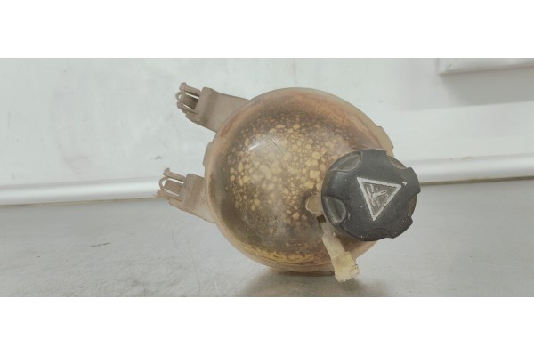 Recambio de deposito expansion para peugeot 208 1.2 referencia OEM IAM 9800777280  