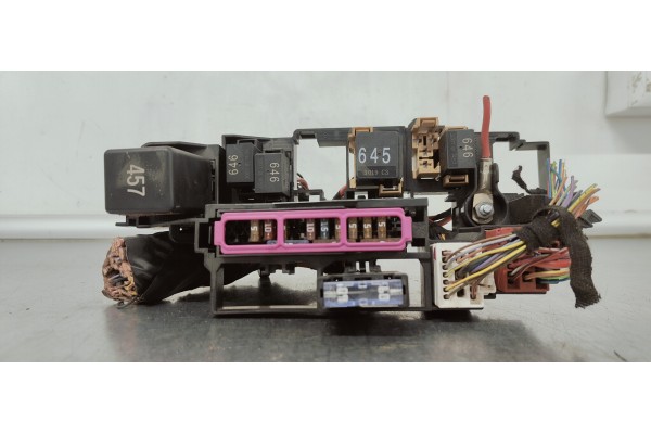 Recambio de caja reles / fusibles para audi a4 ber. (b8) 2.0 tdi referencia OEM IAM 8K1937503B  