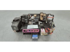 Recambio de caja reles / fusibles para audi a4 ber. (b8) 2.0 tdi referencia OEM IAM 8K1937503B  