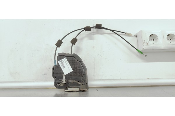Recambio de cerradura puerta trasera izquierda para toyota rav 4 (a3) 2.2 d referencia OEM IAM A046693  