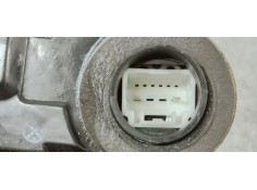 Recambio de cerradura puerta trasera derecha para toyota rav 4 (a3) 2.2 d referencia OEM IAM A046693  