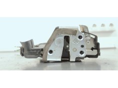 Recambio de cerradura puerta delantera derecha para toyota rav 4 (a3) 2.2 d referencia OEM IAM A046693  