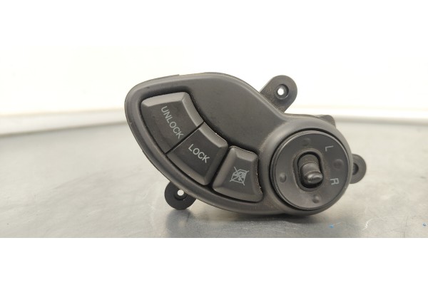 Recambio de mando retrovisor para hyundai santa fe (sm) 2.0 crdi cat referencia OEM IAM 9353026000  