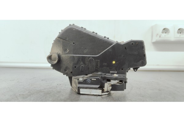 Recambio de cerradura maletero / porton para toyota rav 4 (a3) 2.2 d referencia OEM IAM A046693  