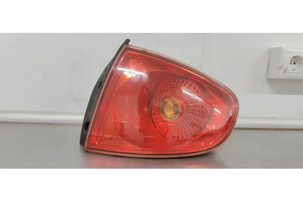 Recambio de piloto trasero derecho para seat altea (5p1) 1.9 tdi referencia OEM IAM 5P0945096D  