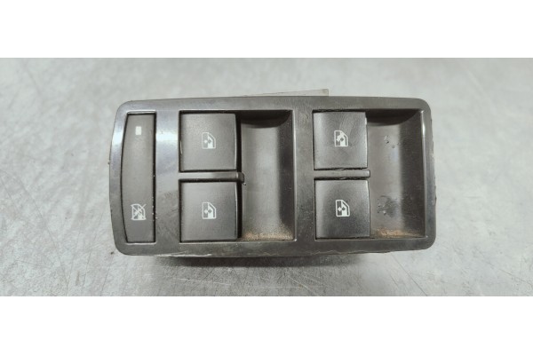 Recambio de mando elevalunas delantero izquierdo para opel insignia berlina 2.0cdti 130 fap referencia OEM IAM 13222224  