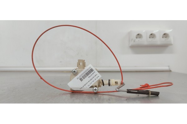 Recambio de tapa exterior combustible para audi q7 (4l) 4.2 tdi referencia OEM IAM 4L0810773A  
