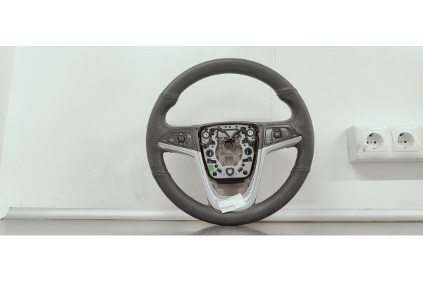 Recambio de volante para opel insignia berlina 2.0cdti 130 fap referencia OEM IAM 13316547  