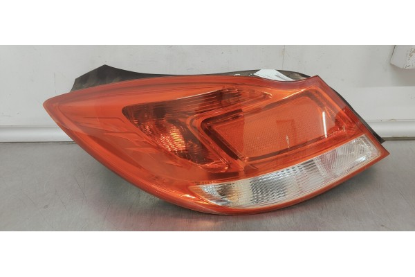 Recambio de piloto trasero izquierdo para opel insignia berlina 2.0cdti 130 fap referencia OEM IAM   