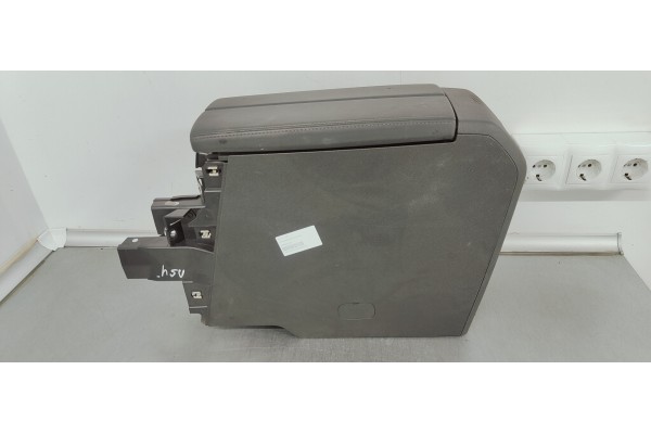 Recambio de apoyabrazos central para ds 4 1.5 hdi referencia OEM IAM 9838038180  