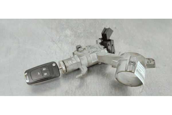 Recambio de conmutador de arranque para opel insignia berlina 2.0cdti 130 fap referencia OEM IAM 25799293  