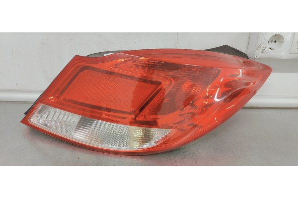Recambio de piloto trasero derecho para opel insignia berlina 2.0cdti 130 fap referencia OEM IAM   