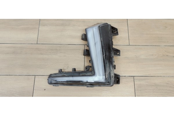 Recambio de piloto delantero izquierdo para ds 4 1.5 hdi referencia OEM IAM 9815740780  