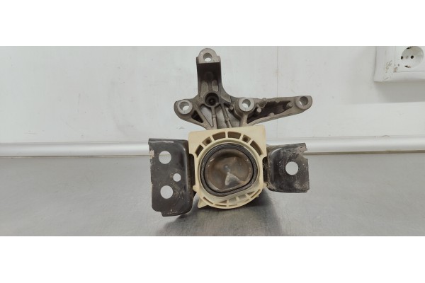 Recambio de soporte motor derecho para renault clio iv 1.5 dci referencia OEM IAM 112845638R  