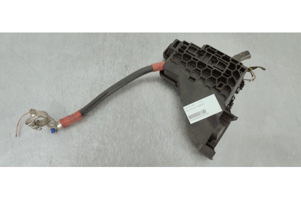 Recambio de caja reles / fusibles para audi a8 (4e2) referencia OEM IAM   