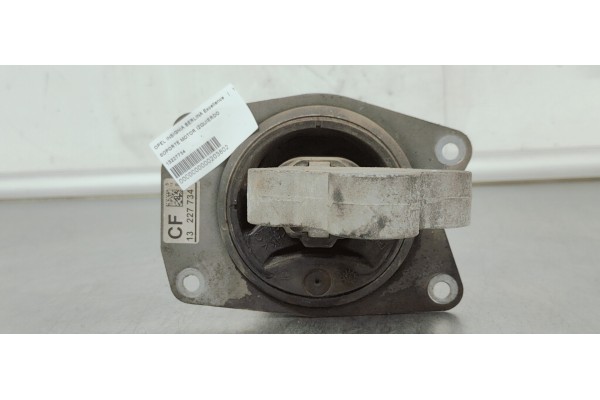 Recambio de soporte motor izquierdo para opel insignia berlina excellence referencia OEM IAM 13227734  