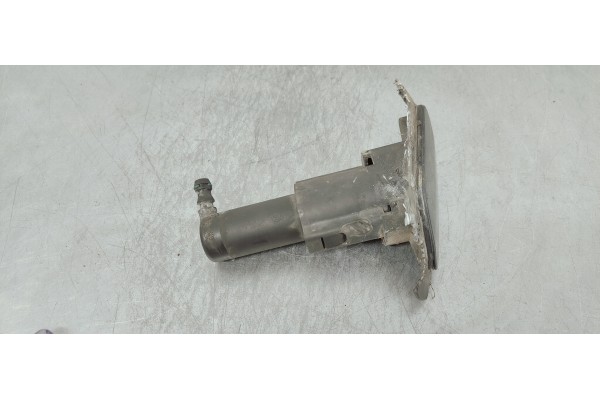 Recambio de limpia faros xenon para opel insignia berlina 2.0cdti 130 fap referencia OEM IAM 13227348  