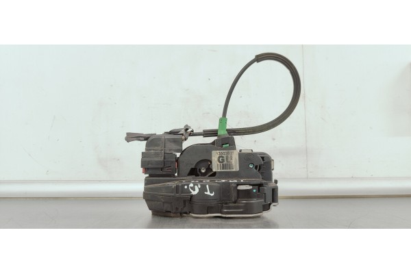 Recambio de cerradura puerta trasera derecha para opel insignia berlina 2.0cdti 130 fap referencia OEM IAM 13503808  
