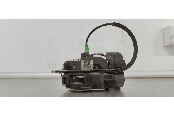 Recambio de cerradura puerta trasera izquierda para opel insignia berlina 2.0cdti 130 fap referencia OEM IAM 13503807  