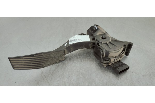 Recambio de pedal acelerador para opel insignia berlina 2.0cdti 130 fap referencia OEM IAM 13237352  