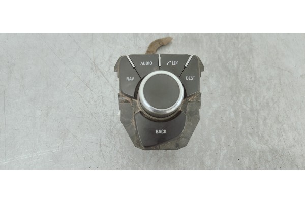 Recambio de mando multifuncion para opel insignia berlina 2.0cdti 130 fap referencia OEM IAM 13310070  