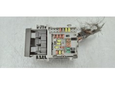 Recambio de caja reles / fusibles para opel insignia berlina 2.0cdti 130 fap referencia OEM IAM 13222786  